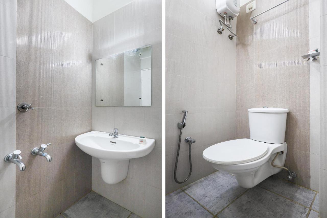 Capital O 71307 Feathers Hotel Kochi ภายนอก รูปภาพ